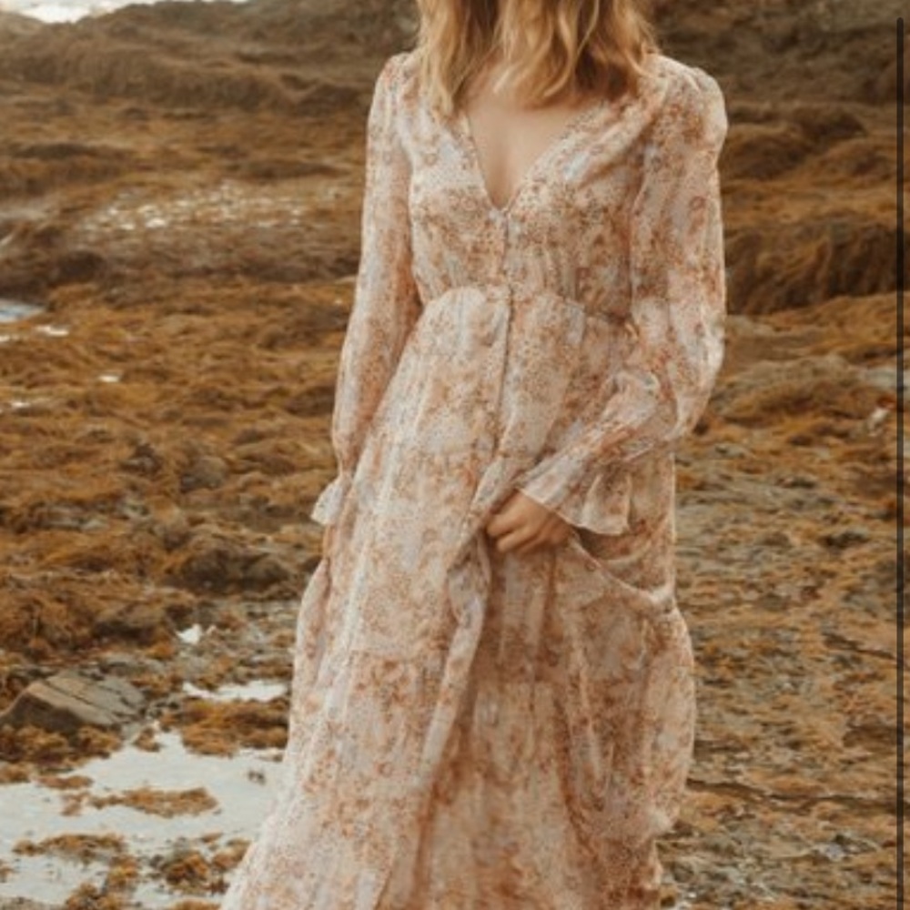 Solai maxi dress with long sleeves